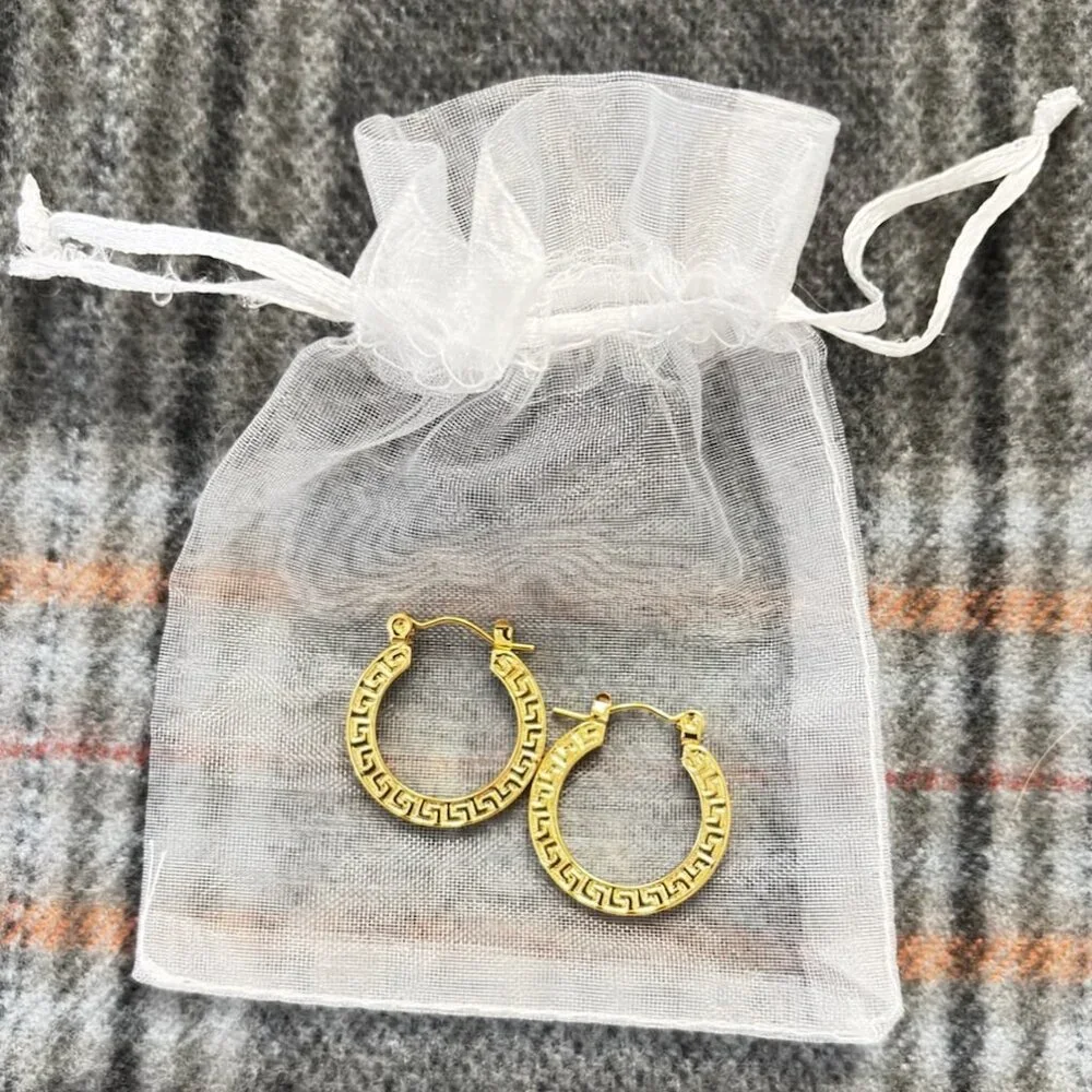 Gold loop earrings (costume gold) - Picture 1 of 1